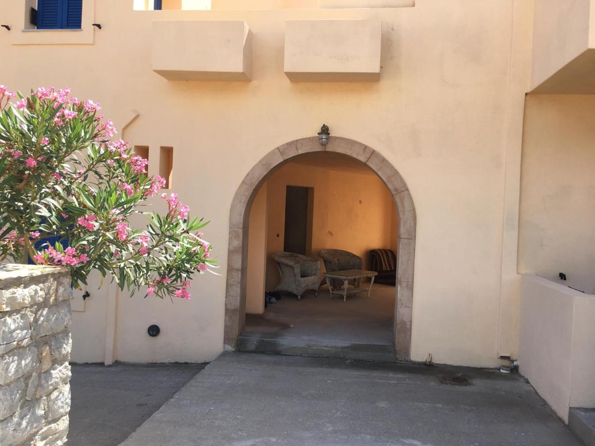 Eugenia Travasarou Sea View Appartments Diakofti Exterior foto